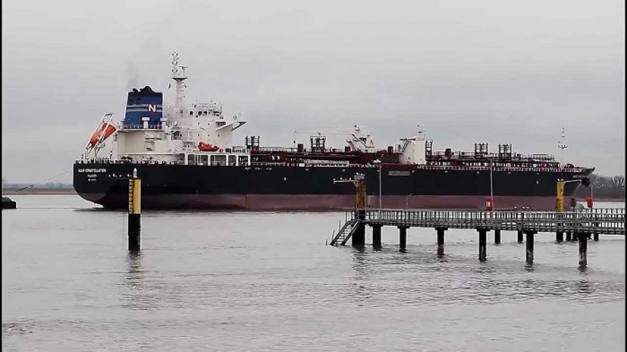 Η Navios Maritime πούλησε έναντι 36,4 εκατ. δολ. ένα τάνκερ μεταφοράς χημικών