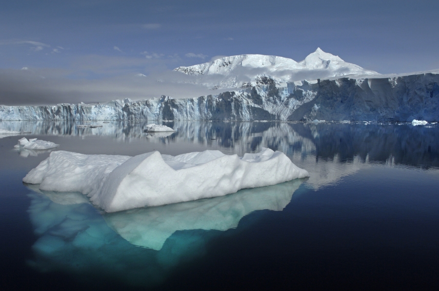 Επικίνδυνη τήξη των πάγων εντόπισαν οι επιστήμονες στην Δυτική Ανταρκτική