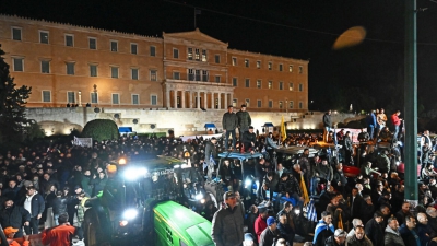 Aγροτικό συλλαλητήριο στο κέντρο της Αθήνας - «Μπλόκο» των τρακτέρ στο Σύνταγμα