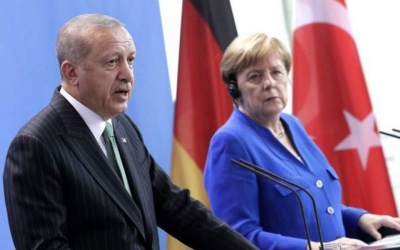 Την αναθεώρηση της συμφωνίας Τουρκίας - ΕΕ ζήτησε ο Erdogan από την Merkel