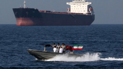 Το Ιράν απειλεί με κλείσιμο του Ορμούζ για την παρεμπόδιση της μεταφοράς πετρελαίου
