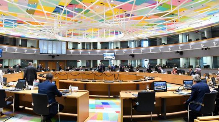 Eurogroup: Όχι σε οριζόντια μέτρα, στόχος η βιωσιμότητα του χρέους - Kλειδί η μείωση της κατανάλωσης