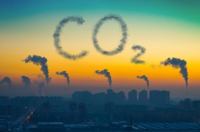 Στα ύψη η τιμή των CO2, πάνω από τα 100 ευρώ/τόνο - Νέα σύννεφα στην αγορά ενέργειας από τα 