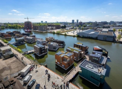 Πλωτό ηλιακό συγκρότημα στο Άμστερνταμ με πρωτοποριακή διαχείριση ενέργειας