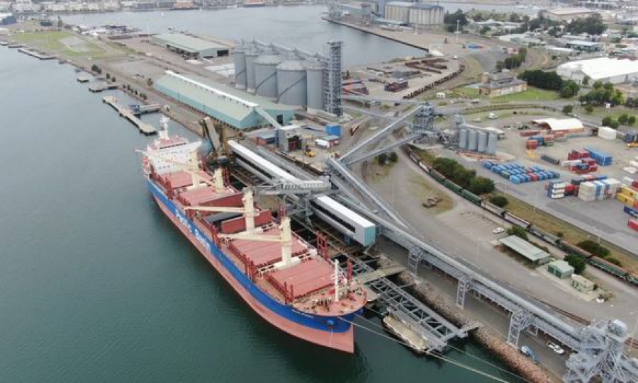 Στις ΑΠΕ στρέφεται το μεγαλύτερο λιμάνι άνθρακα του κόσμου