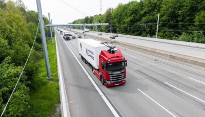Ξεκίνησαν οι δοκιμές των εναέριων καλωδίων ρεύματος για φορτηγά στη Γερμανία