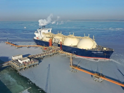 Βέλγιο: Πιέσεις στην ΕΕ να απαγορεύσει τις μεταφορτώσεις ρωσικού LNG