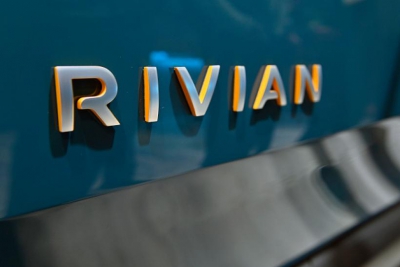 Bloomberg: Στόχος της Rivian η αποτίμηση 80 δισ. δολ. - Μπορεί να «χτυπήσει» την Tesla;