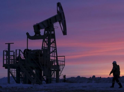 Η πανδημία «έριξε» την ετήσια παραγωγή πετρελαίου της Ρωσίας