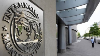 ΔΝΤ: Επιστρoφή στα πλεονάσματα για την Ελλάδα το 2023, περαιτέρω μείωση του χρέους