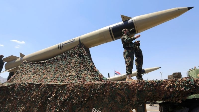 Βαλλιστικό πύραυλο κατά αμερικανικού τάνκερ έριξαν οι Χούθι - Δεν πέτυχαν το στόχο λένε οι ΗΠΑ