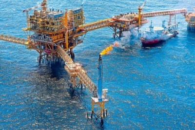 Guardian: Μπορεί ο κορωνοϊός να σκοτώσει την πετρελαϊκή βιομηχανία;