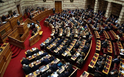 Βουλή: Υπερψηφίστηκε το νομοσχέδιο για τον εκσυγχρονισμό της περιβαλλοντικής νομοθεσίας