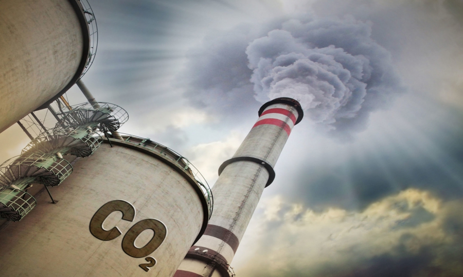IEA: Αυξάνονται και πάλι οι παγκόσμιες εκπομπές CO2 μετά από πτώση 6% πέρυσι