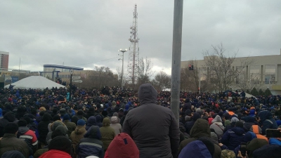 Εικόνες χάους στο Καζακστάν - Οργισμένες διαδηλώσεις για τις τιμές στο αέριο