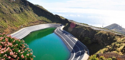 El Hierro: Ένα νησί ενεργειακά αυτάρκες (The Guardian)