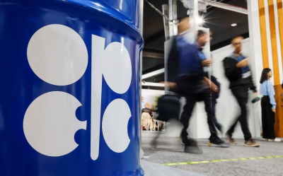 OPEC+: Ετοιμάζεται να ανακοινώσει τρίμηνη παράταση των περικοπών στην παραγωγή (Reuters)