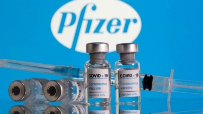 Τι σχεδιάζουν Pfizer και BioNTech για γ' δόση του εμβολίου κατά της μετάλλαξης «Δέλτα»