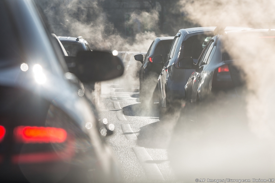 Ευρωπαϊκή Επιτροπή: Αυστηρότερα πρότυπα εκπομπών ρύπων για όλα τα βενζινοκίνητα και ντίζελ αυτοκίνητα