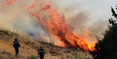 Συνεχίζεται για τρίτη ημέρα η πυρκαγιά στην Κρήτη