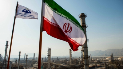 Το Ιράν αυξάνει την παραγωγή πετρελαίου αψηφώντας τις ΗΠΑ (Oil Price)