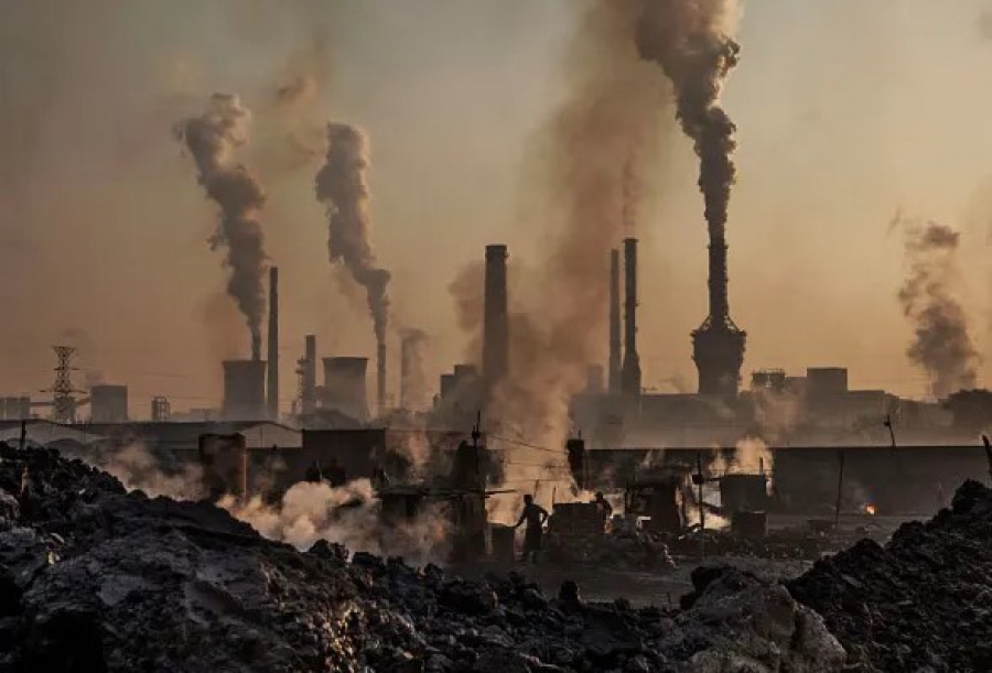CNBC: Γιατί δεν κόβεται ο ομφάλιος λώρος Κίνας, Ινδίας με τον άνθρακα - «Αναξιόπιστες οι ΑΠΕ»