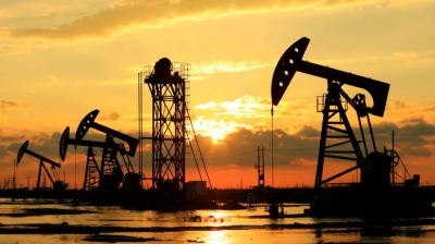 Τα αυξημένα αποθέματα πετρελαίου των ΗΠΑ «πιέζουν» το πετρέλαιο - Στα 39,74 δολ/βαρέλι το crude με πτώση 1,56%
