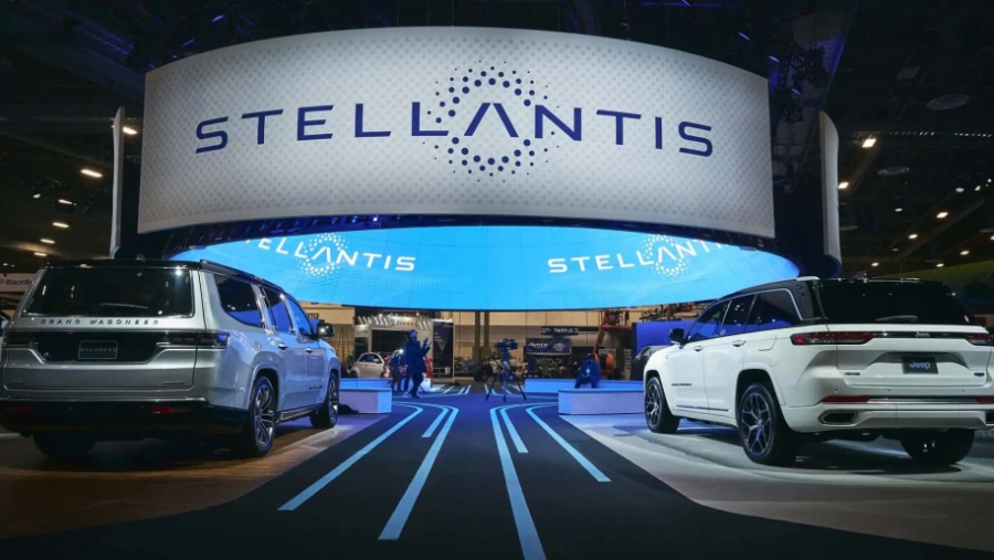 Stellantis: «Παγώνει» την παραγωγή του ηλεκτρικού Fiat 500 λόγω χαμηλής ζήτησης