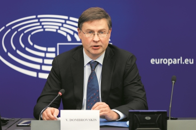 Dombrovskis: Υπάρχουν σενάρια για την αναστολή της προμήθειας φυσικού αερίου από τη Ρωσία