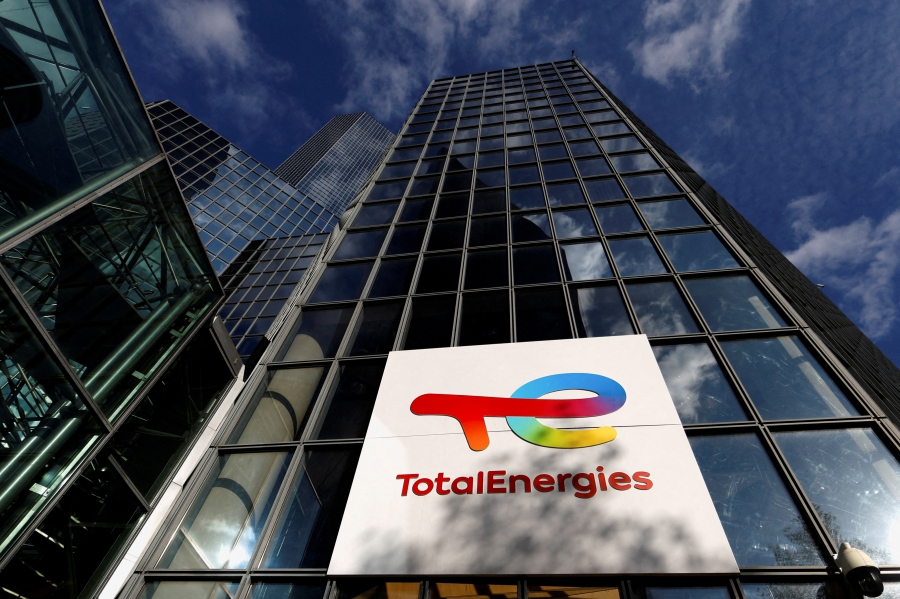 TotalEnergies: Επενδύσεις 80- 90 δισ. σε υδρογονάνθρακες και ΑΠΕ μέχρι το 2030