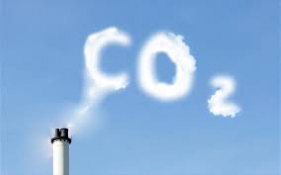 Bloomberg: Η Ευρώπη θα αναθεωρήσει έως τον Σεπτέμβριο τον στόχο του 2030 για τη μείωση των εκπομπών