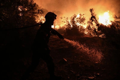 Σε πύρινο κλοιό η χώρα: Νέο μεγάλο μέτωπο στην Βoιωτία- Φωτιές σε Κυκλάδες, Ρέθυμνο, Αχαΐα