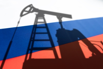 Άνοδος για το πετρέλαιο λόγω επιθέσεων σε ρωσικά διυλιστήρια - Στα 85 δολ. κινείται το Brent, στα 81 δολ. το αργό   