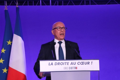 Γαλλία: Τέλος εποχής για τον ηγέτη των Συντηρητικών λόγω του ανοίγματος στη Λεπέν