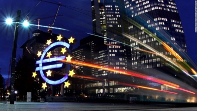 ΕΚΤ: Περαιτέρω ευελιξία στις τράπεζες για να αντιμετωπίσουν τις επιπτώσεις του κορωνοϊού