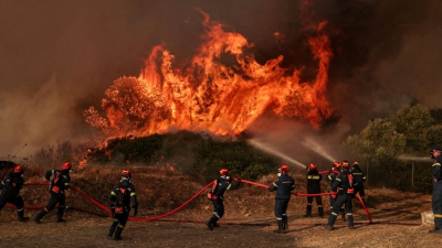 Βελτιωμένη εικόνα παρουσιάζει η μεγάλη πυρκαγιά της Δυτικής Αττικής- Σε επιφυλακή για τυχόν αναζωπυρώσεις