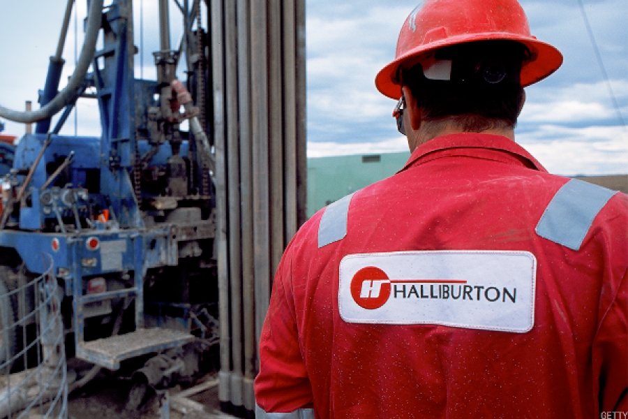 Η Halliburton μειώνει τις θέσεις εργασίας στις Η.Π.Α. λόγω πτώσης των τιμών του πετρελαίου