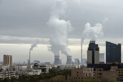 IEEFA: Πάνω από 800 εργοστάσια άνθρακα σε όλο τον κόσμο θα μπορούσαν να παροπλιστούν επικερδώς