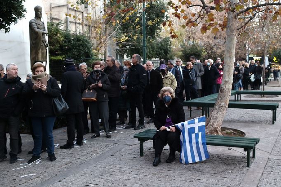 Τέως βασιλιάς Κωνσταντίνος: Στο παρεκκλήσι της Μητρόπολης η σορός του