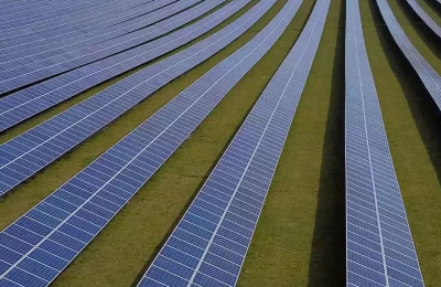 CleanTechnica: Ανταγωνισμός… μεταξύ Πολιτειών των ΗΠΑ στην ηλιακή ενέργεια