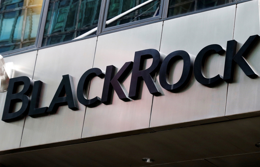 Στροφή της BlackRock στα «πράσινα» χαρτοφυλάκια με επενδύσεις έως 7 τρισ. δολ.