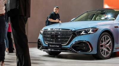 Mercedes-Benz: Ανθεκτικά κέρδη εν μέσω κρίσης στην Κίνα - Το σχέδιο για δυναμική επιστροφή στο β' εξάμηνο (Βloomberg)
