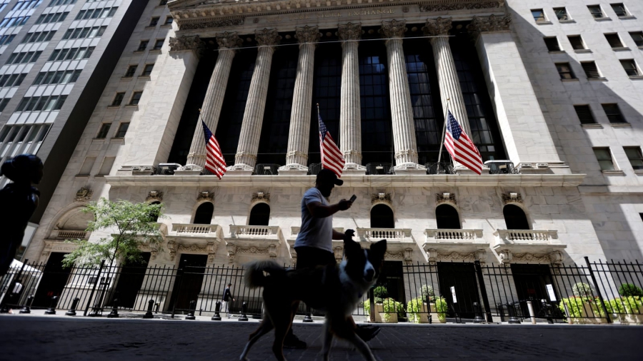 Wall Street: «Υγιής» διόρθωση το sell-off της τεχνολογίας λένε οι αναλυτές σύμφωνα με το CNBC