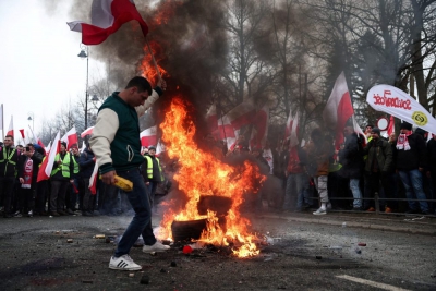 Politico: Πως οι Πολωνοί αγρότες απομακρύνουν την κοινή γνώμη από το Κίεβο