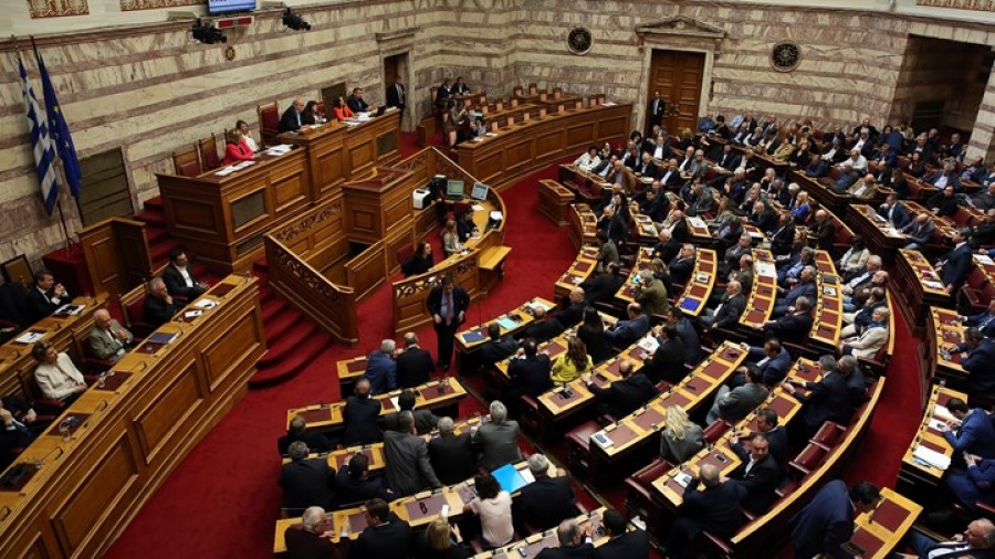 Βουλή: Υπερψηφίστηκε με 163 «ναι» ο νέος εκλογικός νόμος - Υπέρ Νέα Δημοκρατία και Ελληνική Λύση