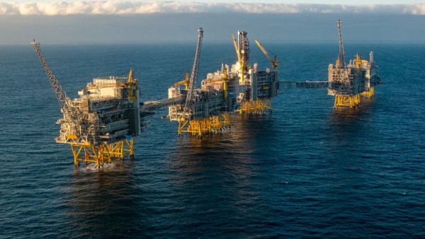 Βορ. Θάλασσα: Οι εταιρείες αναβάλλουν το άνοιγμα των κοιτασμάτων πετρελαίου