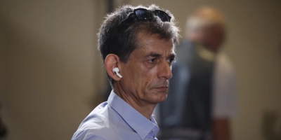 Επιστρέφει ο Καρανίκας με νέες βολές σε Τσίπρα: Αν έχετε καμία βίλα παραθαλάσσια, περιμένετε να σας το κανονίσει