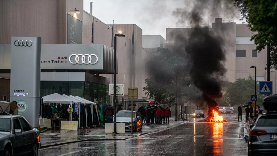 Έκρηξη στις Βρυξέλλες με την ολιγωρία Φον ντερ Λάιεν - Κλείνει το εργοστάσιο της Audi