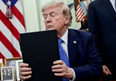 Νέα μέτρα Trump κατά της Κίνας για ηλιακά πάνελ και μικροτσίπ - Δασμοί 15% στο πολυπυρίτιο