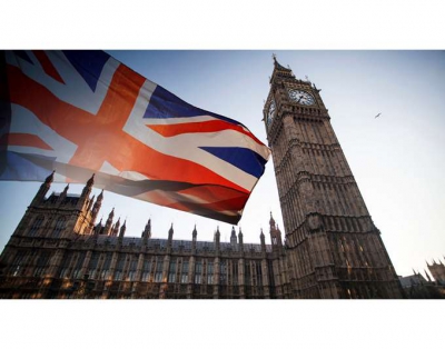 Η Βρετανία ανακοίνωσε ότι βγήκε από την οικονομική ύφεση